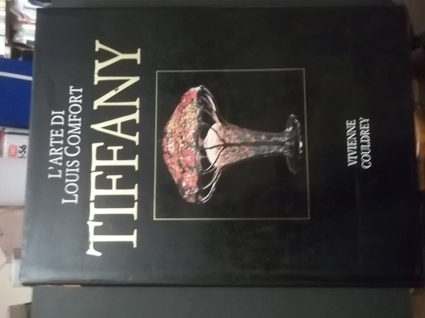 L'ARTE DI LOUIS COMFORT TIFFANY