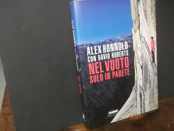 NEL VUOTO SOLO IN PARETE