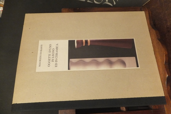 OGGETTI D'USO IN LEGNO ED IN CERAMICA