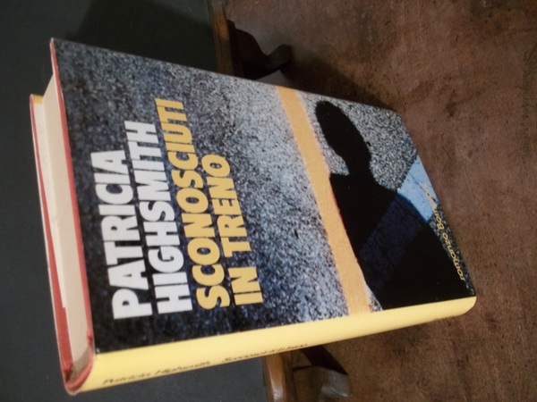 SCONOSCIUTI IN TRENO