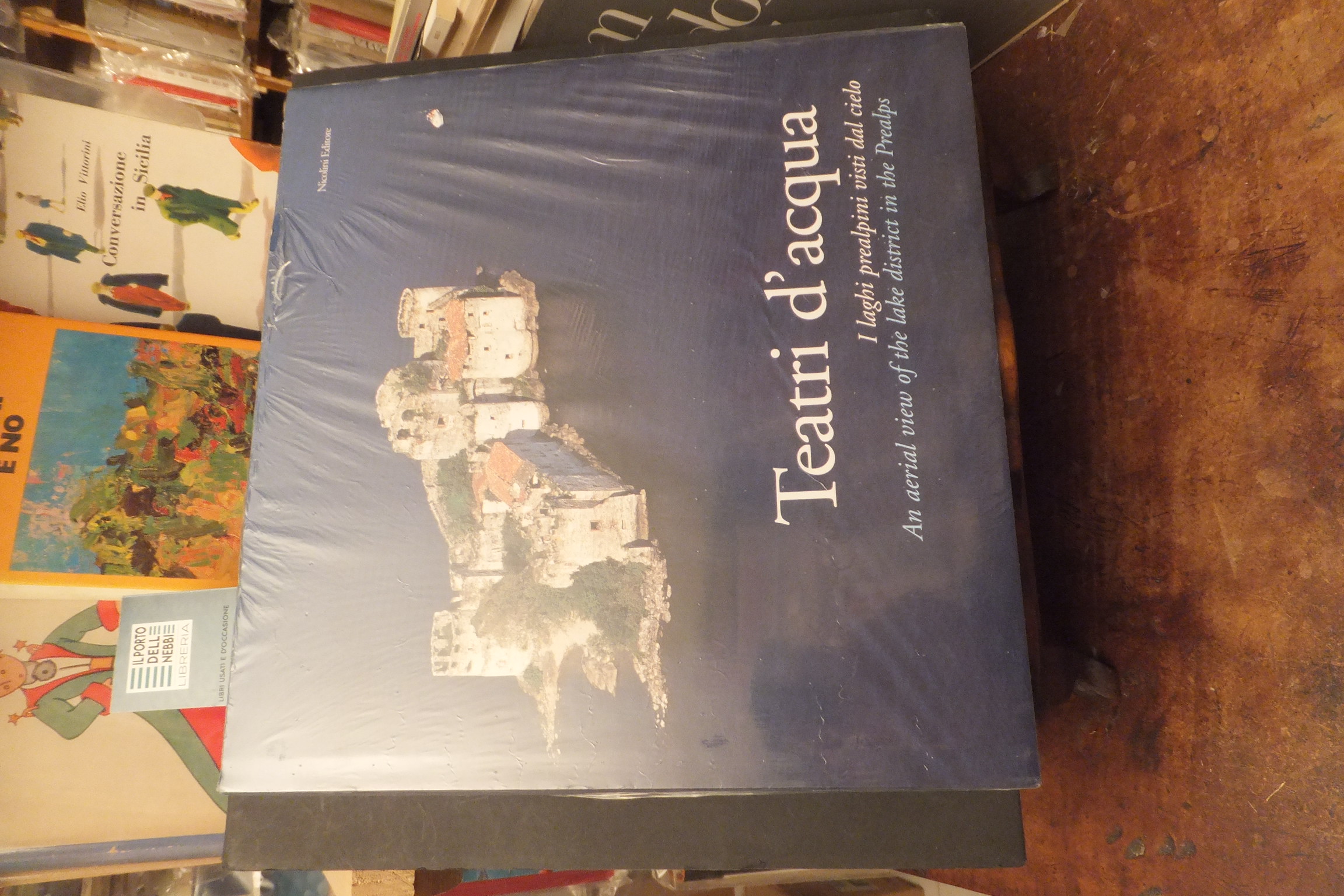 TEATRI D'ACQUA I LAGHI PREALPINI VISTI DAL CIELO