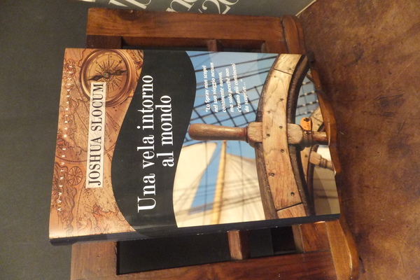 UNA VELA INTORNO AL MONDO