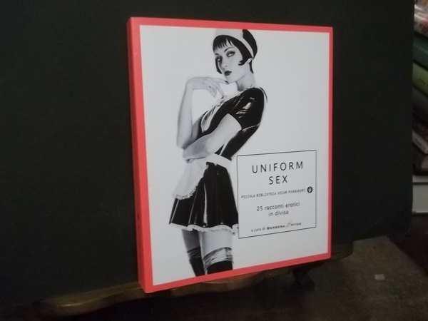 UNIFORM SEX 25 RACCONTI EROTICI IN DIVISA