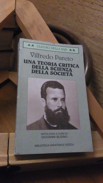 UNA TEORIA CRITICA DELLA SCIENZA DELLA SOCIETà