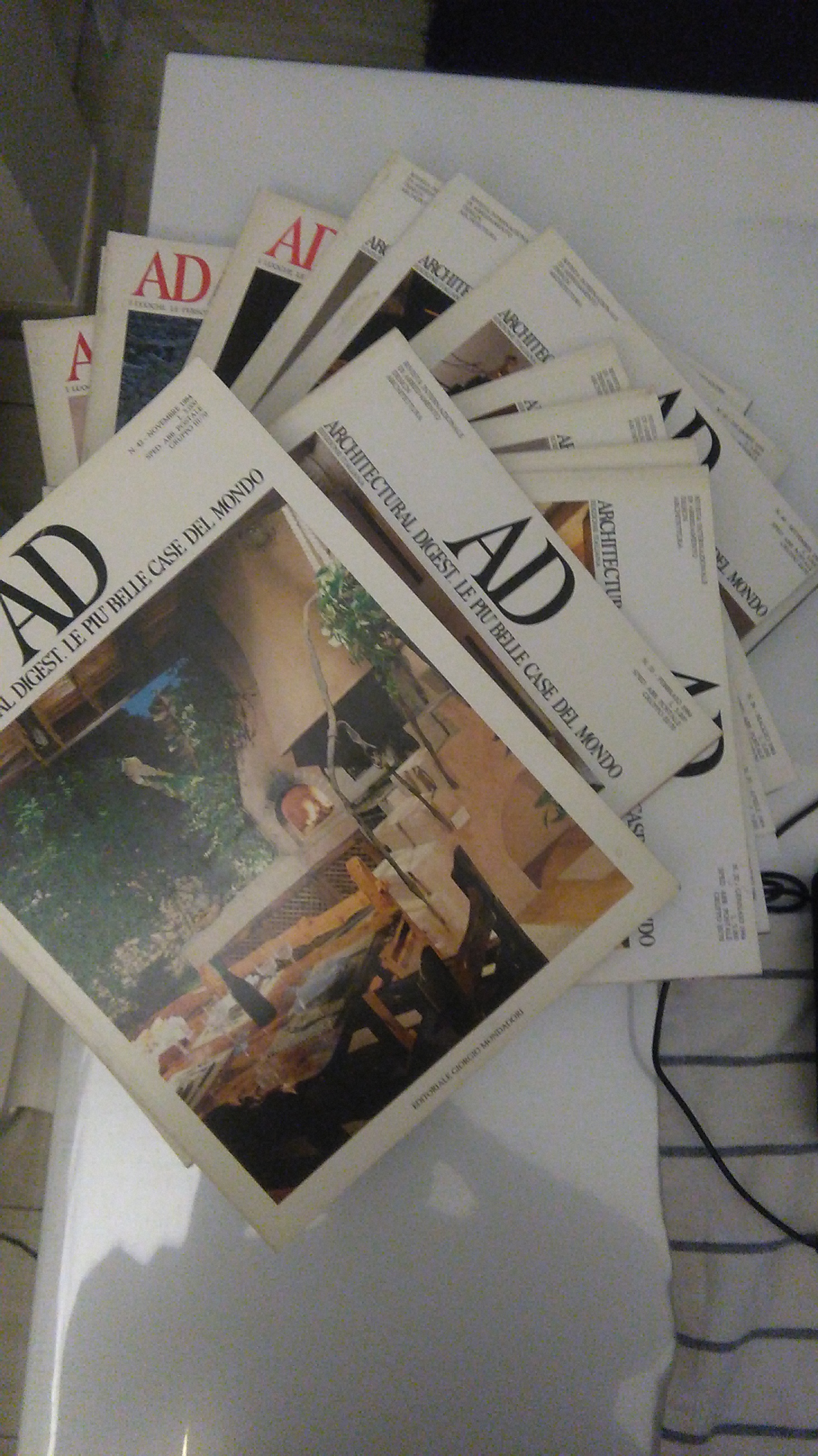 ARCHITECTURAL DIGEST 1984. ANNATA COMPLETA. 12 NUMERI + 4 SUPPLEMENTI