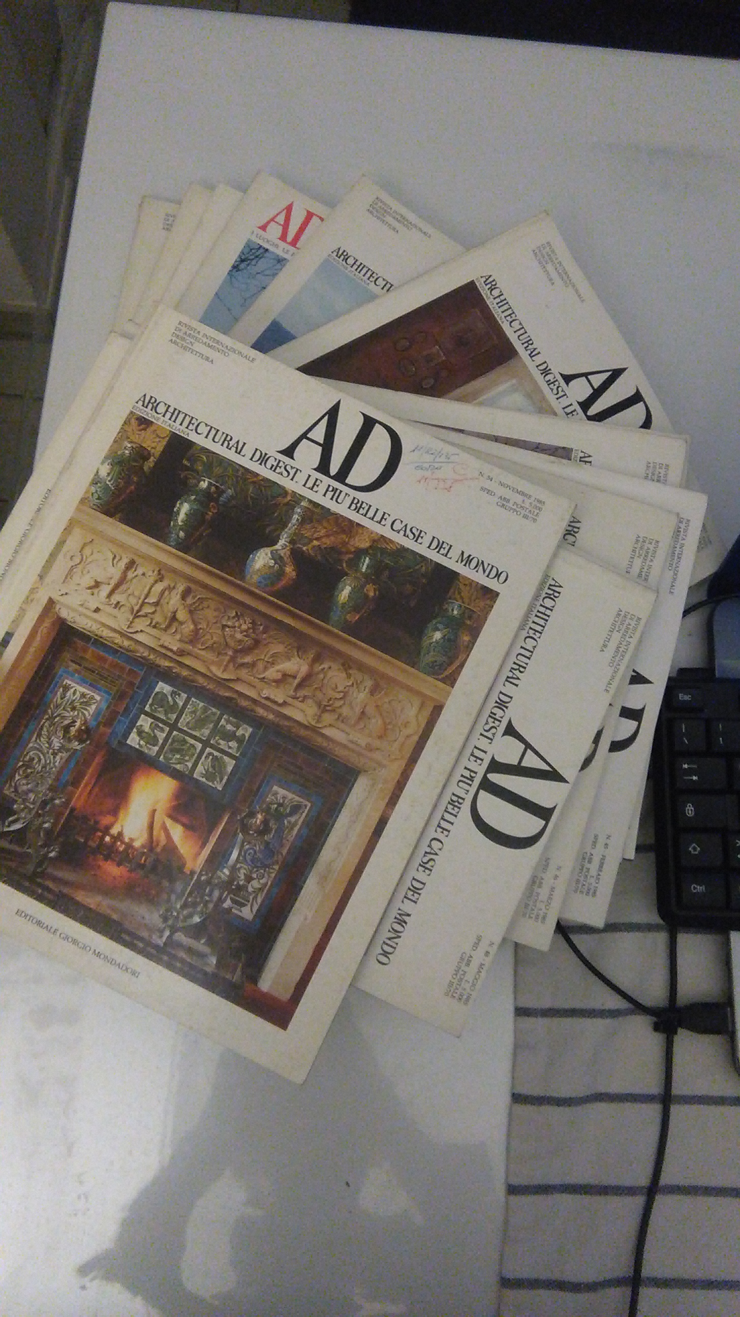 ARCHITECTURAL DIGEST 1985. ANNATA COMPLETA. 12 NUMERI + 3 SUPPLEMENTI