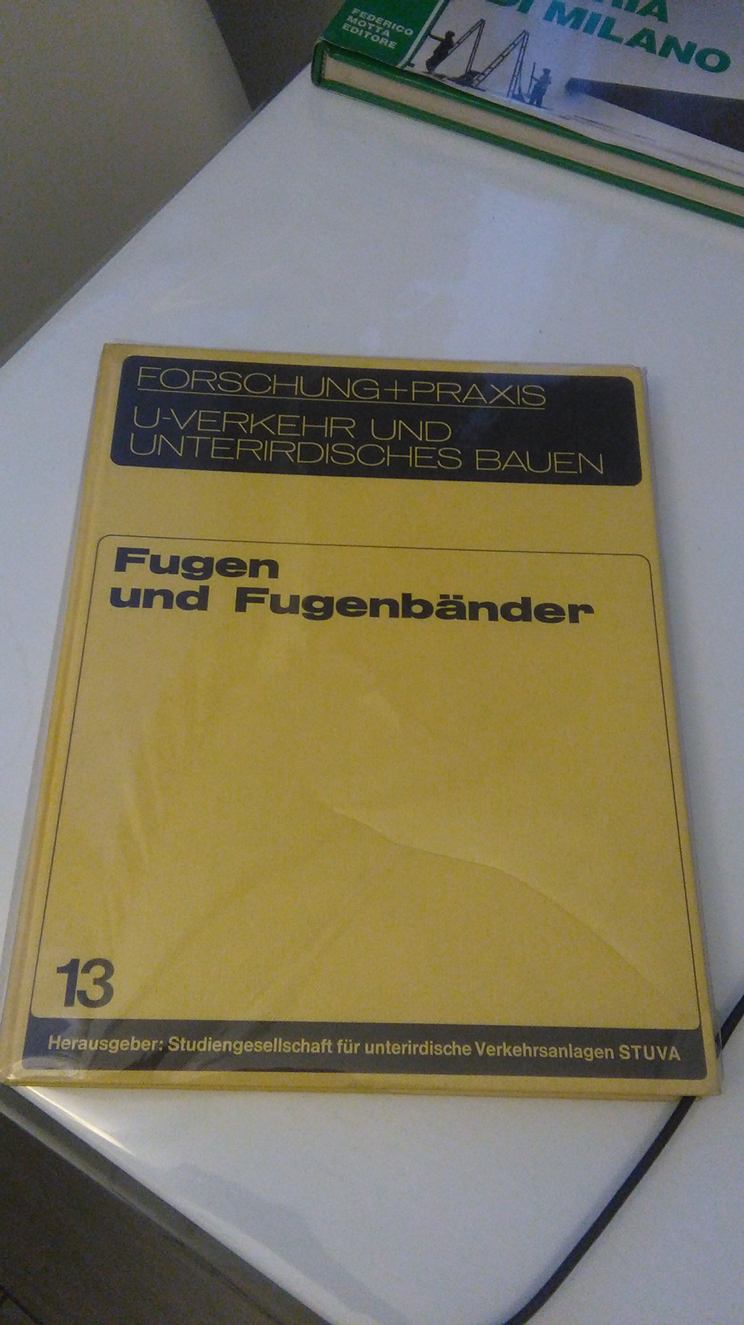 FUGEN UND FUGENBANDER. U-VERKEHR UND UNTERIRDISCHES
