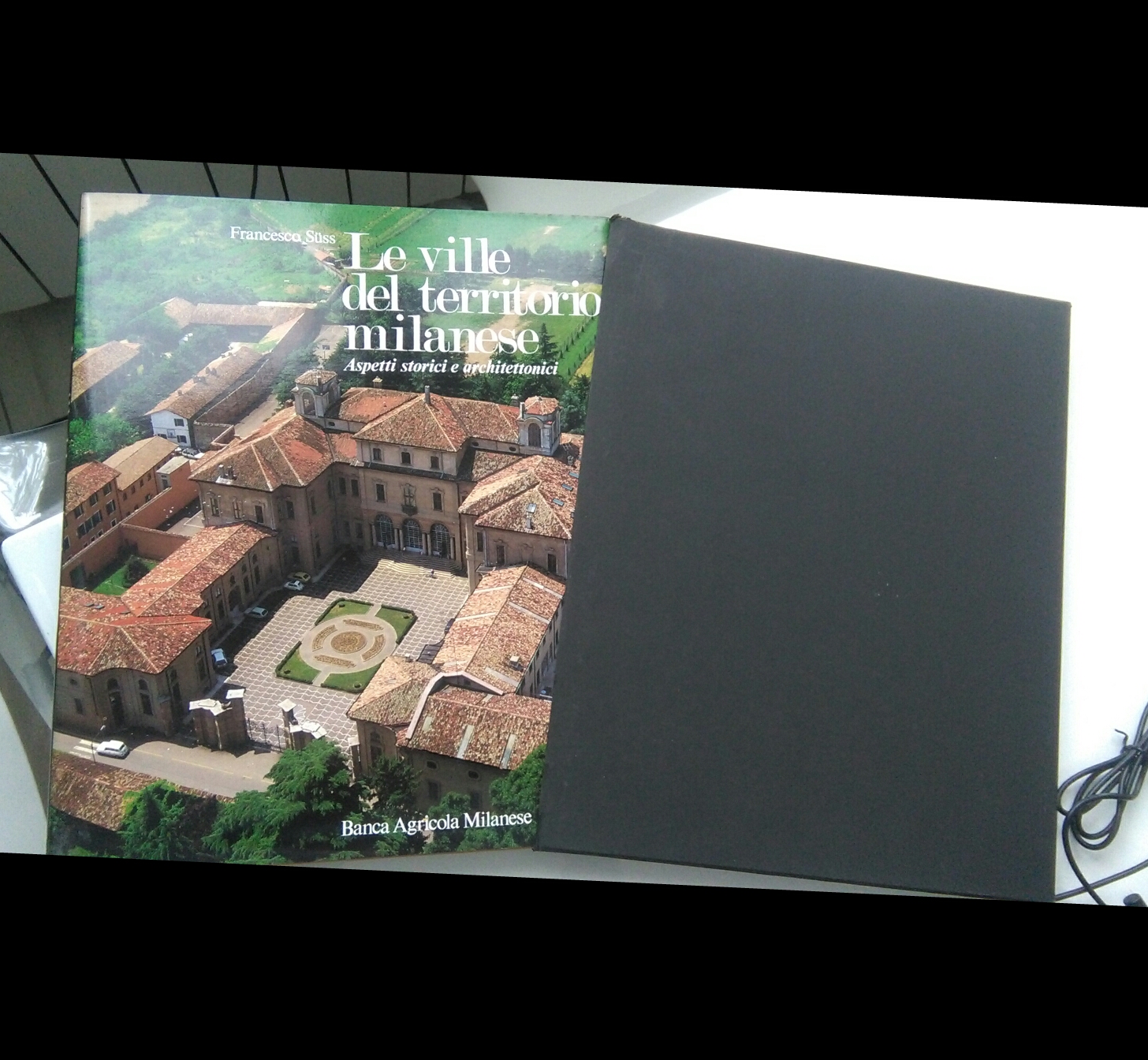 LE VILLE DEL TERRITORIO MILANESE. ASPETTI STORICI E ARCHITETTONICI