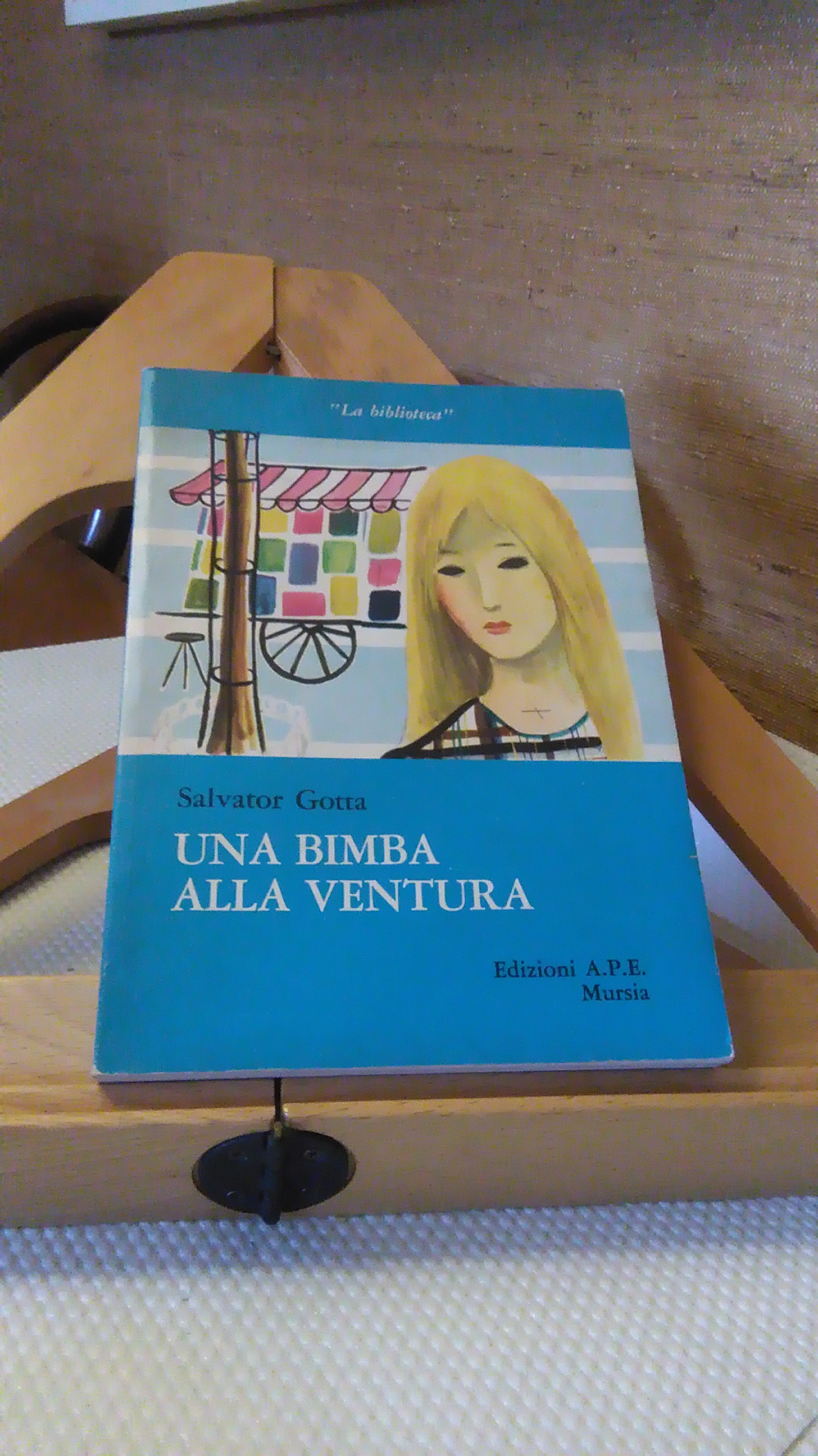 UNA BIMBA ALLA VENTURA ( Con dedica dell'autore )