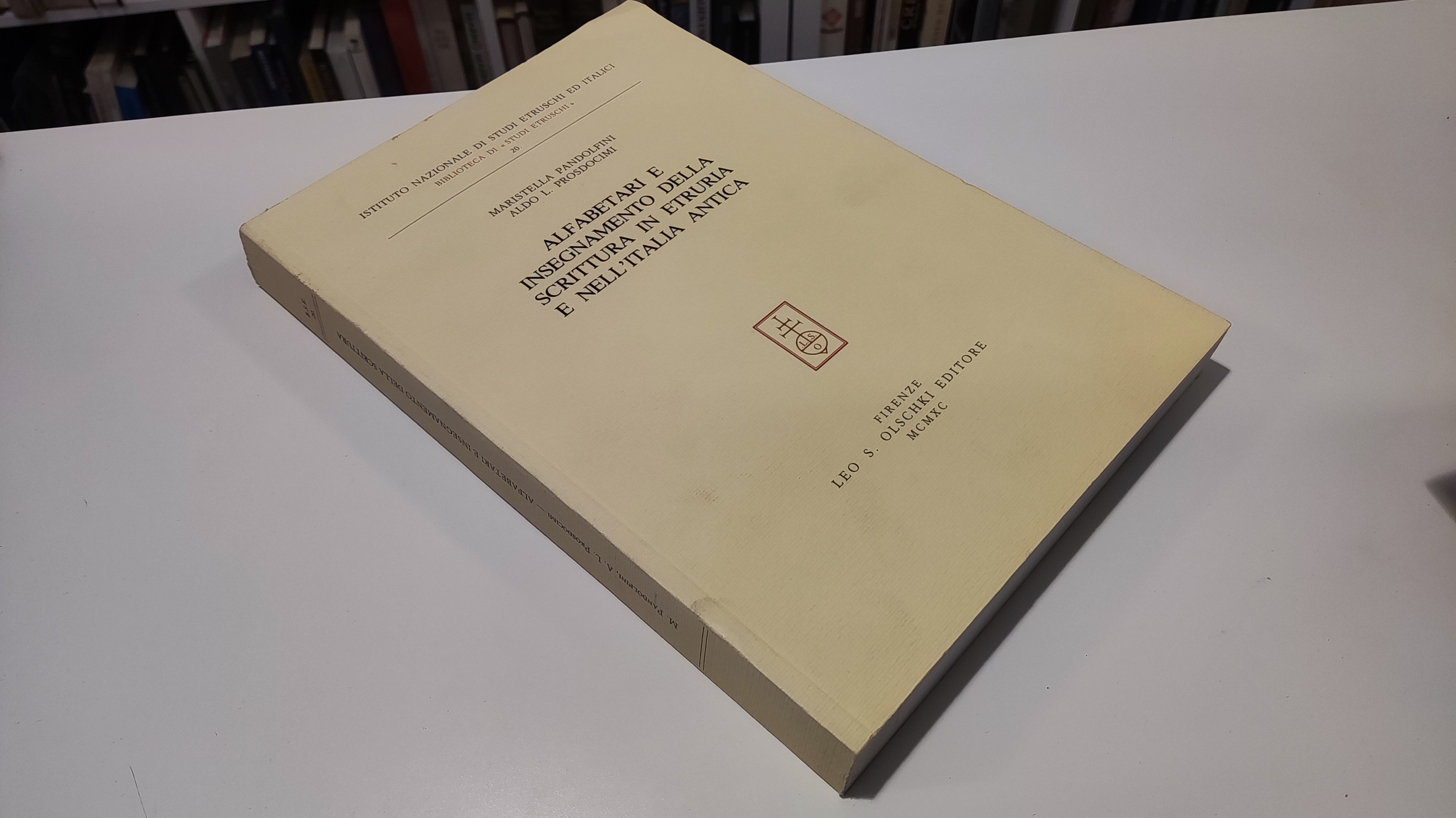 Alfabetari e insegnamento della scrittura in Etruria e nell'antica Italia