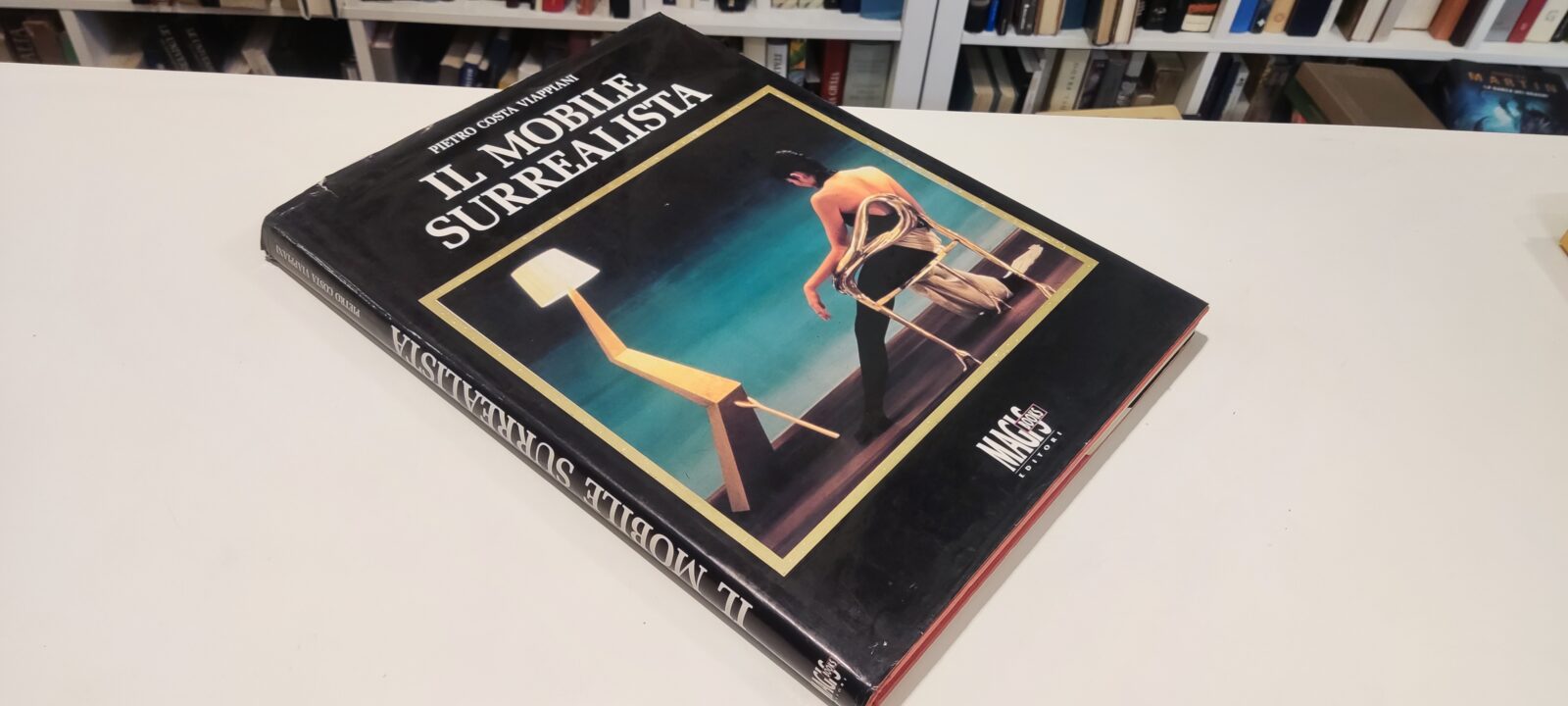 Il mobile surrealista