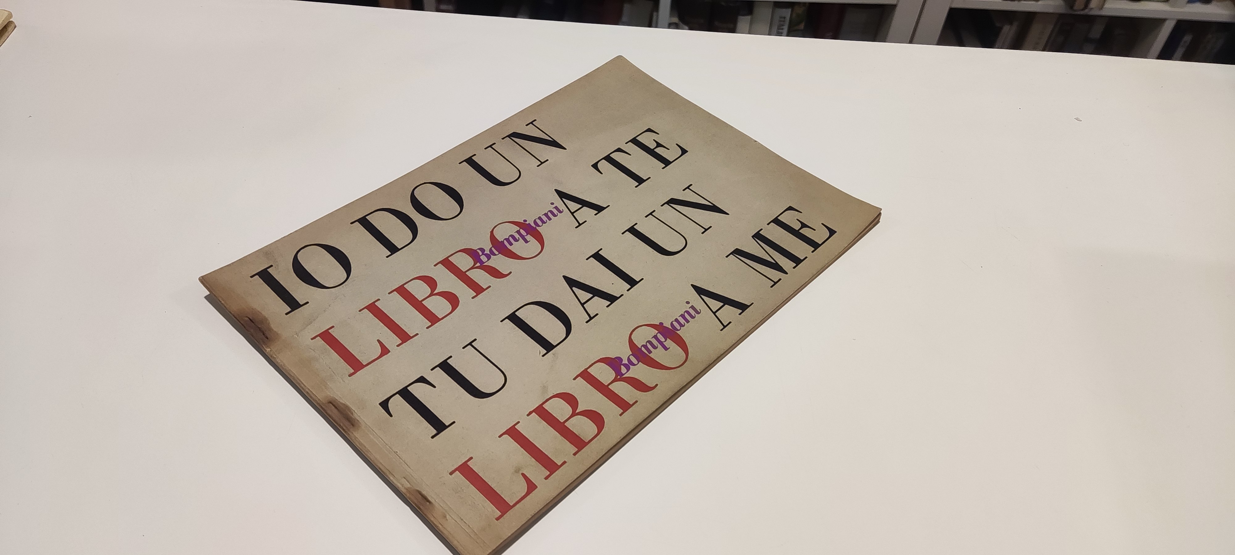 Io Do Un Libro A Te Tu Dai Un Libro …