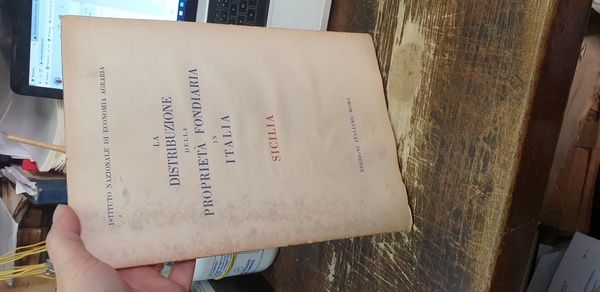 La distribuzione della proprietà fondiaria in Itaila: Sicilia. Tavole statistiche.