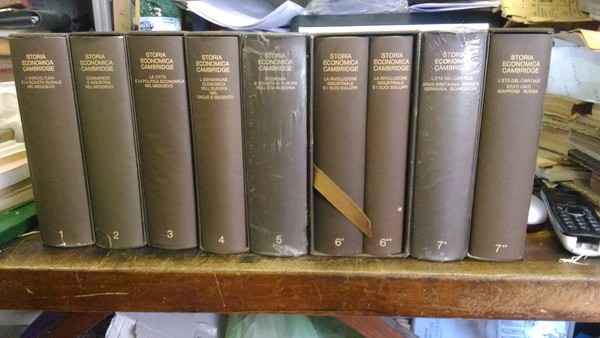 Storia economica Cambridge, disponiamo dei primi sette tomi (in nove …