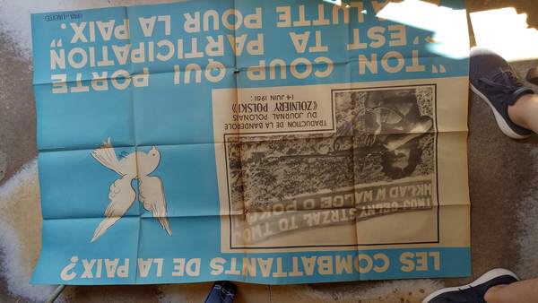 Les combattants de la paix? Manifesto illustrato. Traduction de la …