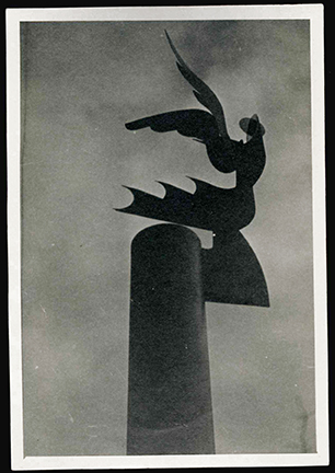 [Fotografia vintage dell’opera “LA VITTORIA DELL’ARIA” ripresa di lato dal …