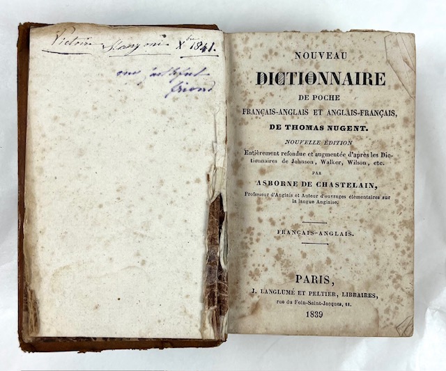 Nouveau dictionnaire de poche français-anglais et anglais-français [FIRMATO DA VITTORIA …