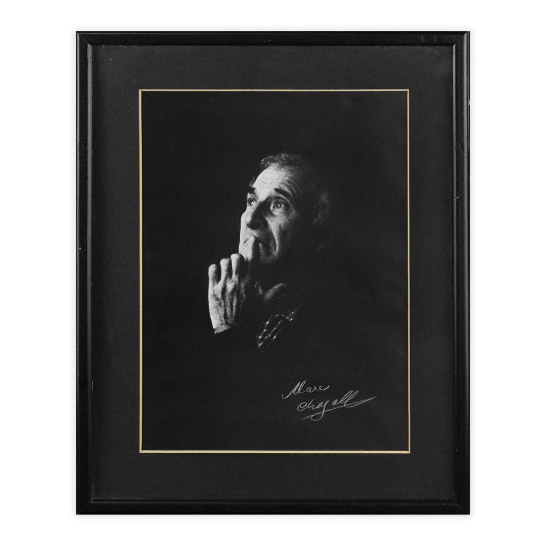 Marc Chagall (1887 - 1985) - Autografo su foto