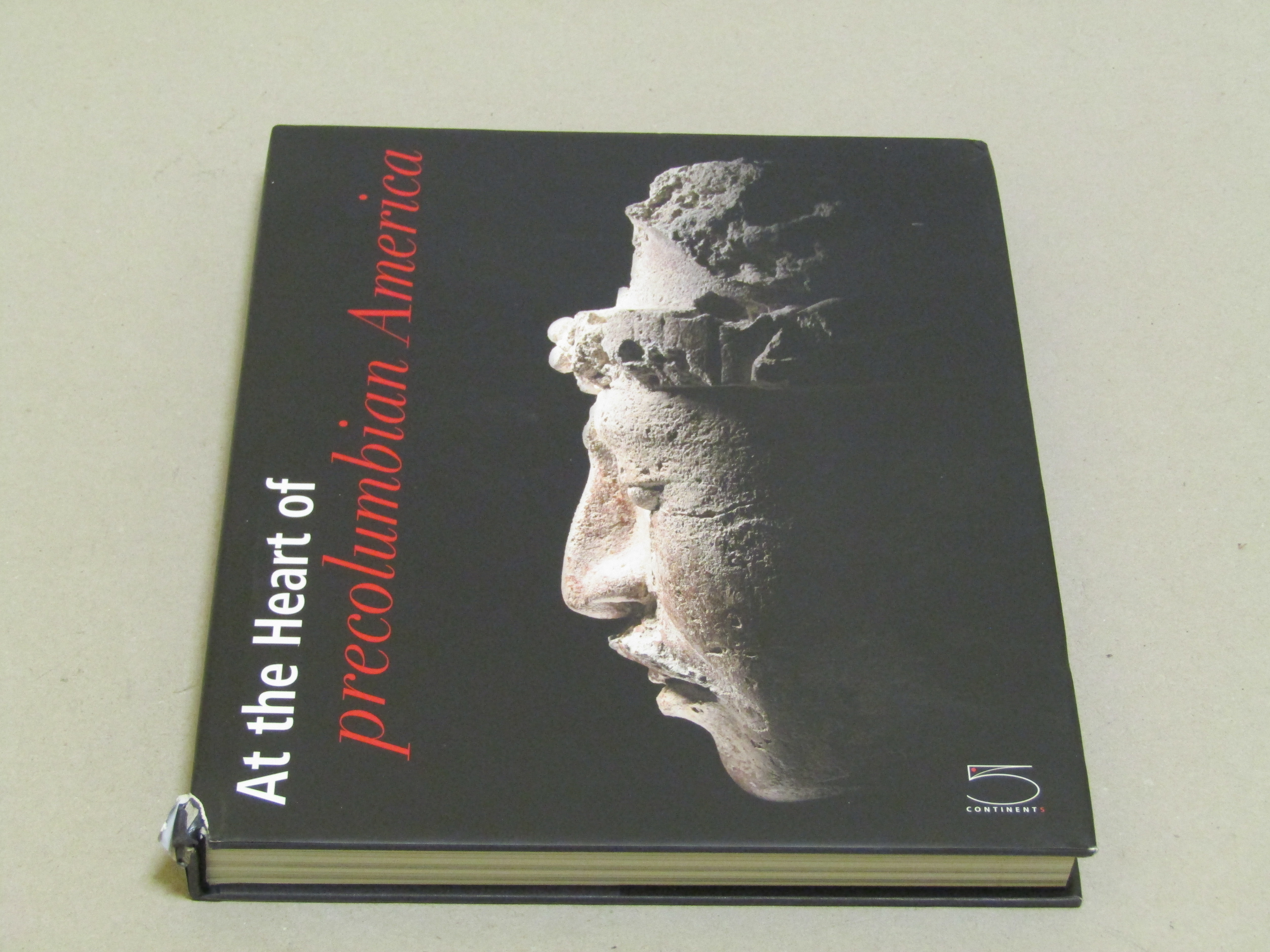 AA. VV. At the Heart of precolumbian America