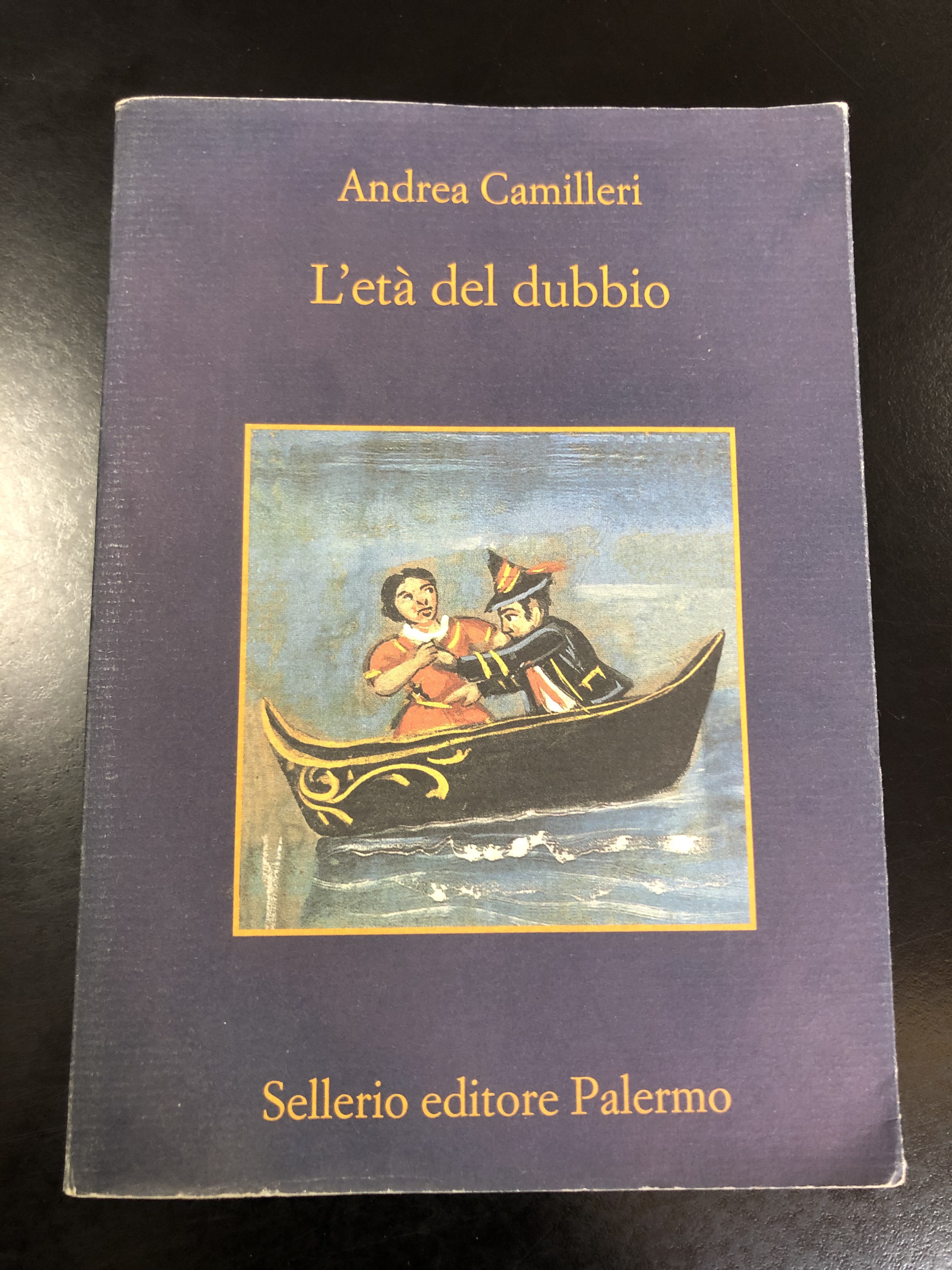 Camilleri Andrea. L'età del dubbio. Sellerio 2008.