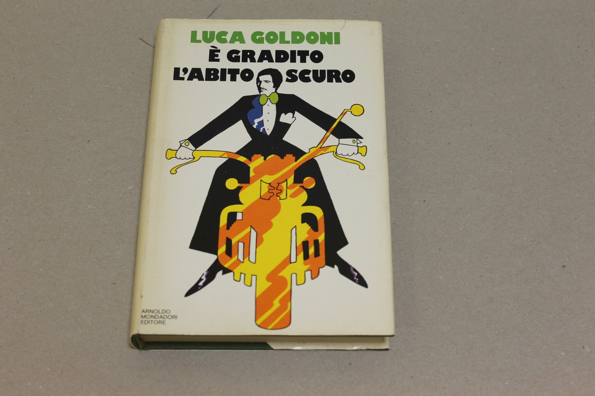 È gradito l'abito scuro