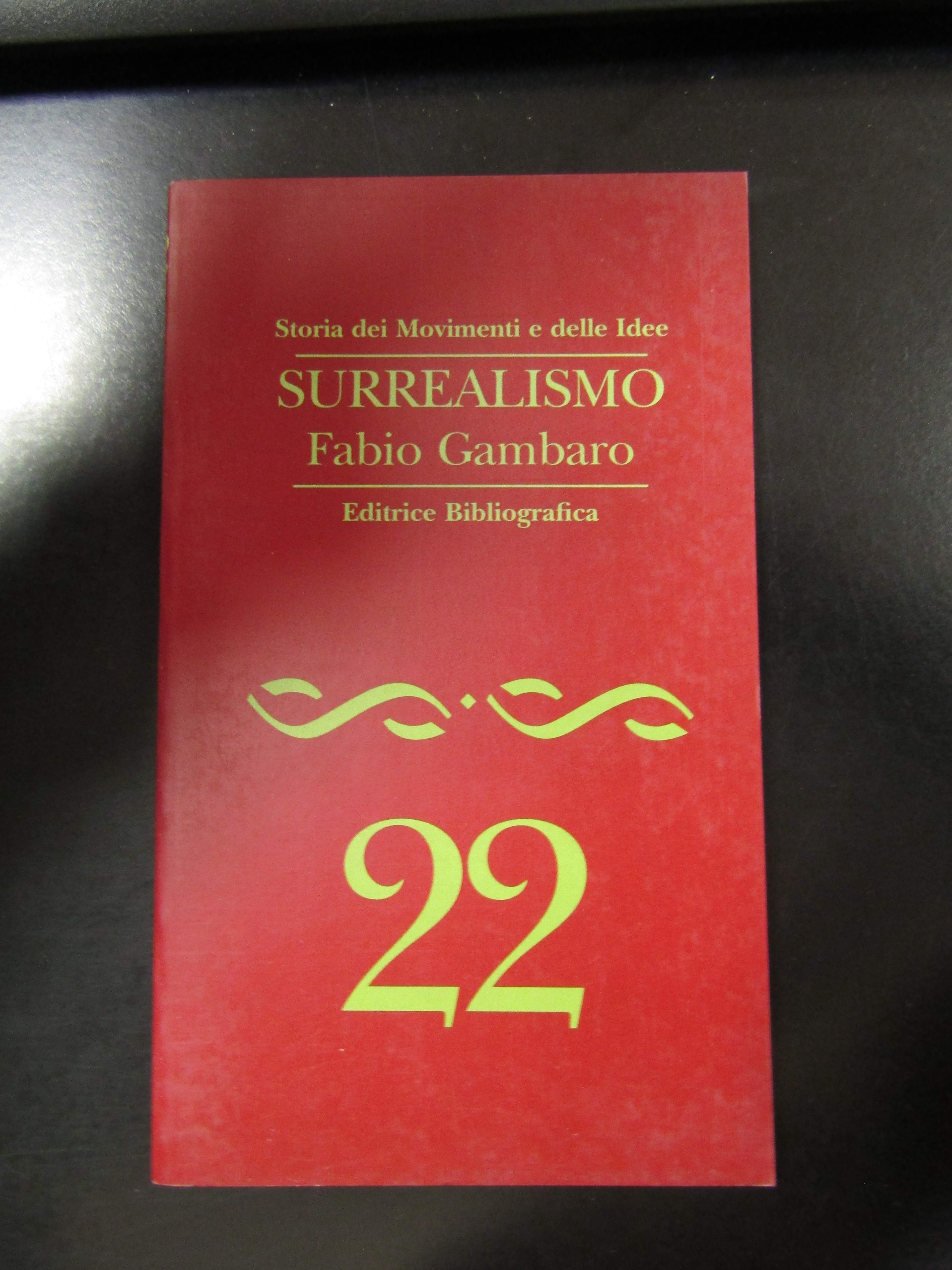 Gambaro Flavio. Surrealismo. Editrice bibliografica 1996.