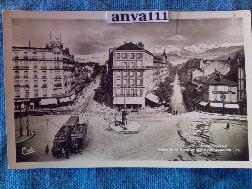 GRENOBLE / PLACE DE LA GARE ET LES DEUX AVENUES …