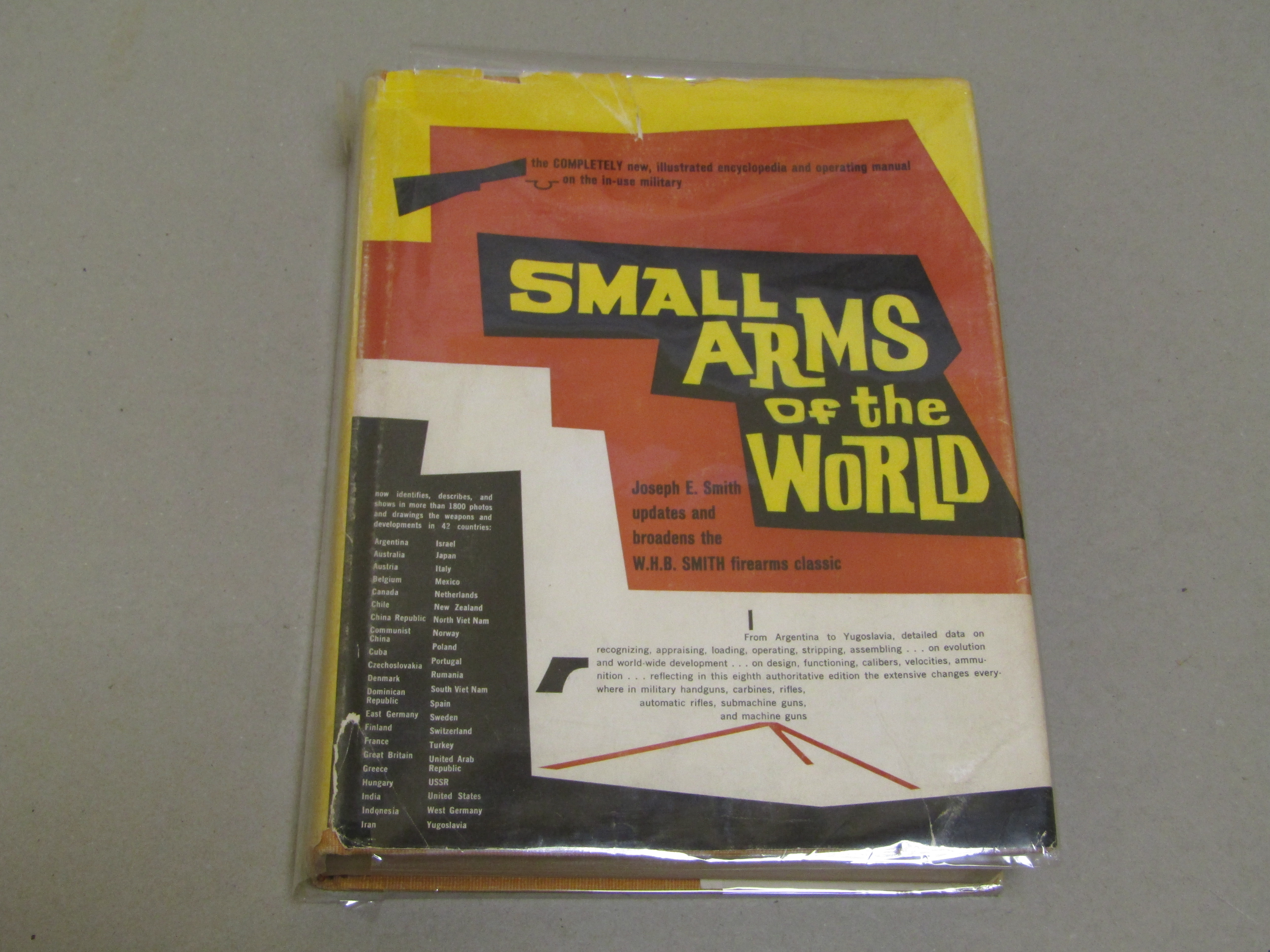 Joseph E. Smith. Small arms of the world