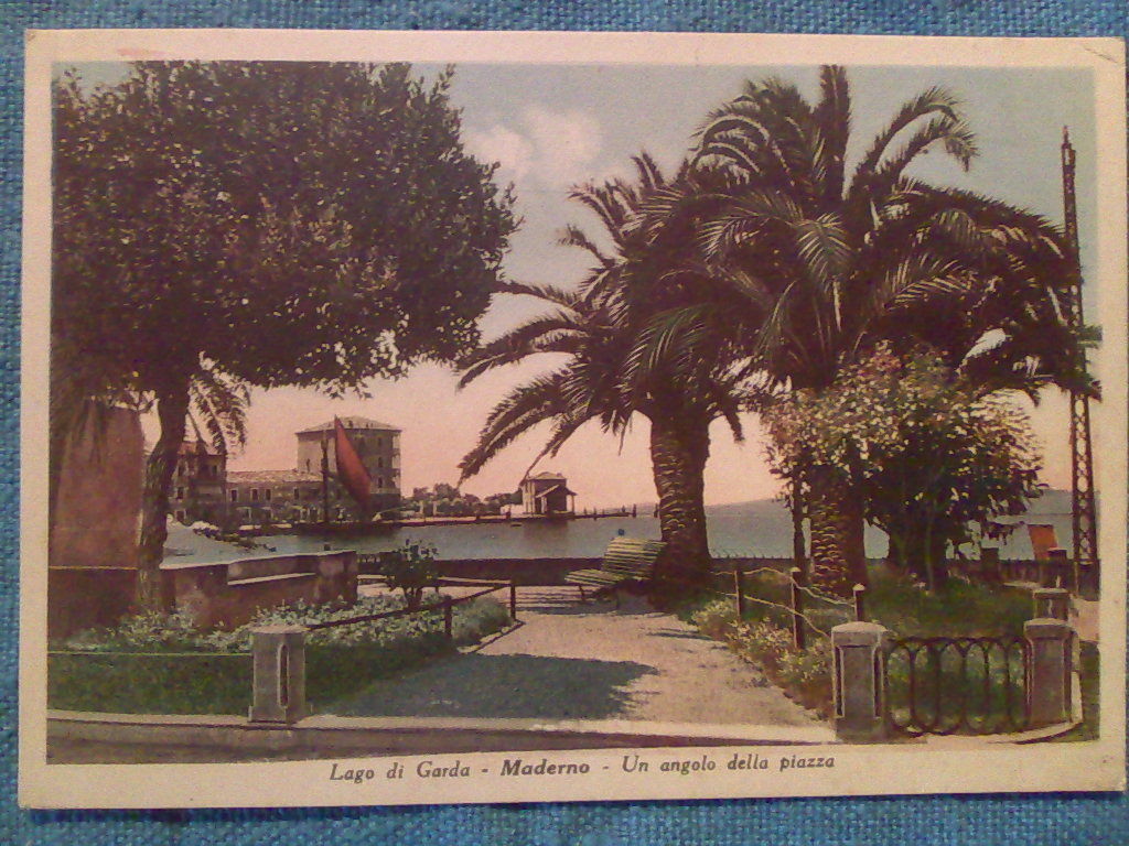 LAGO DI GARDA / MADERNO - UN ANGOLO DELLA PIAZZA …