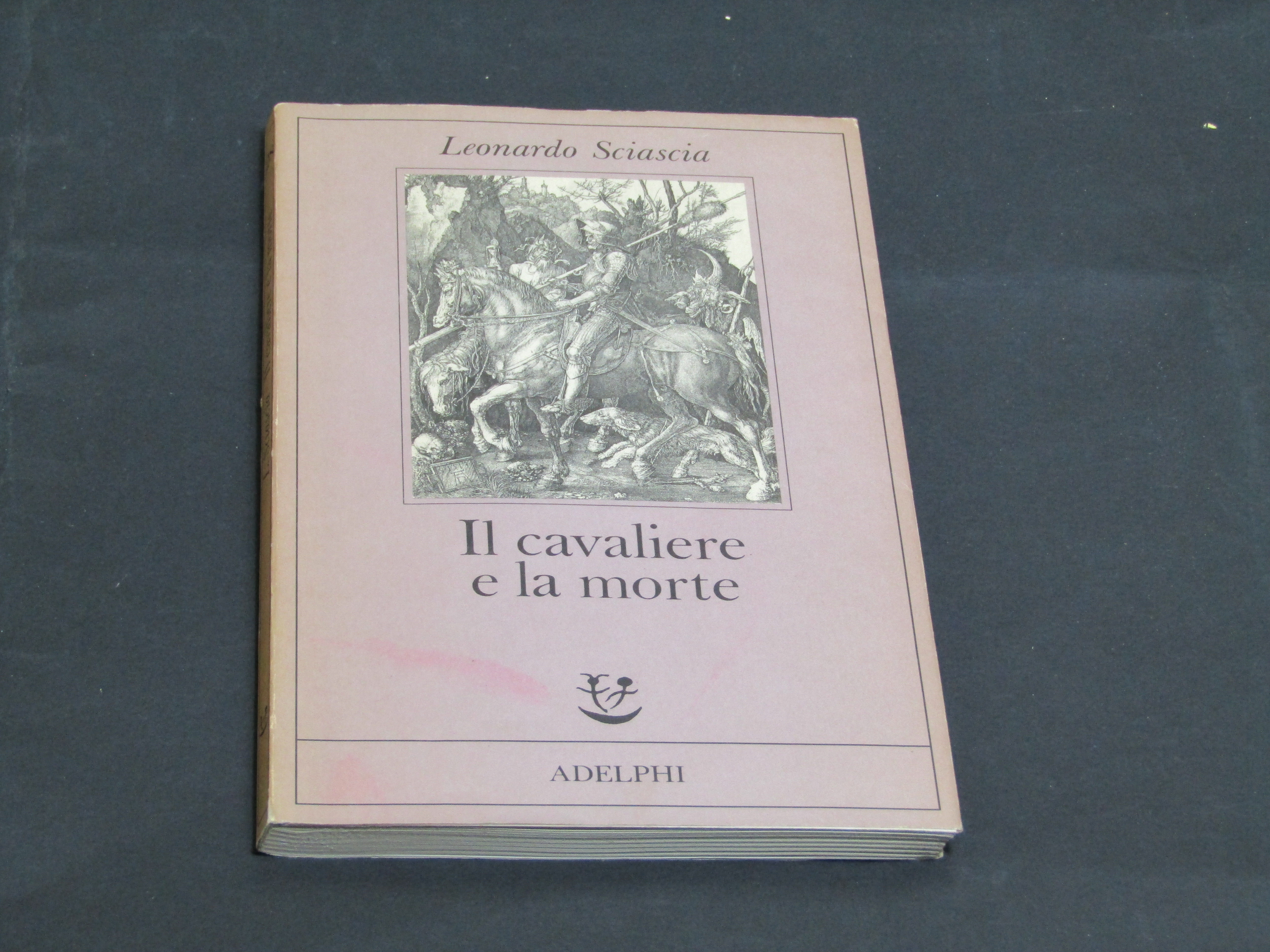 Sciascia Leonardo. Il cavaliere e la morte. Adelphi. 1988