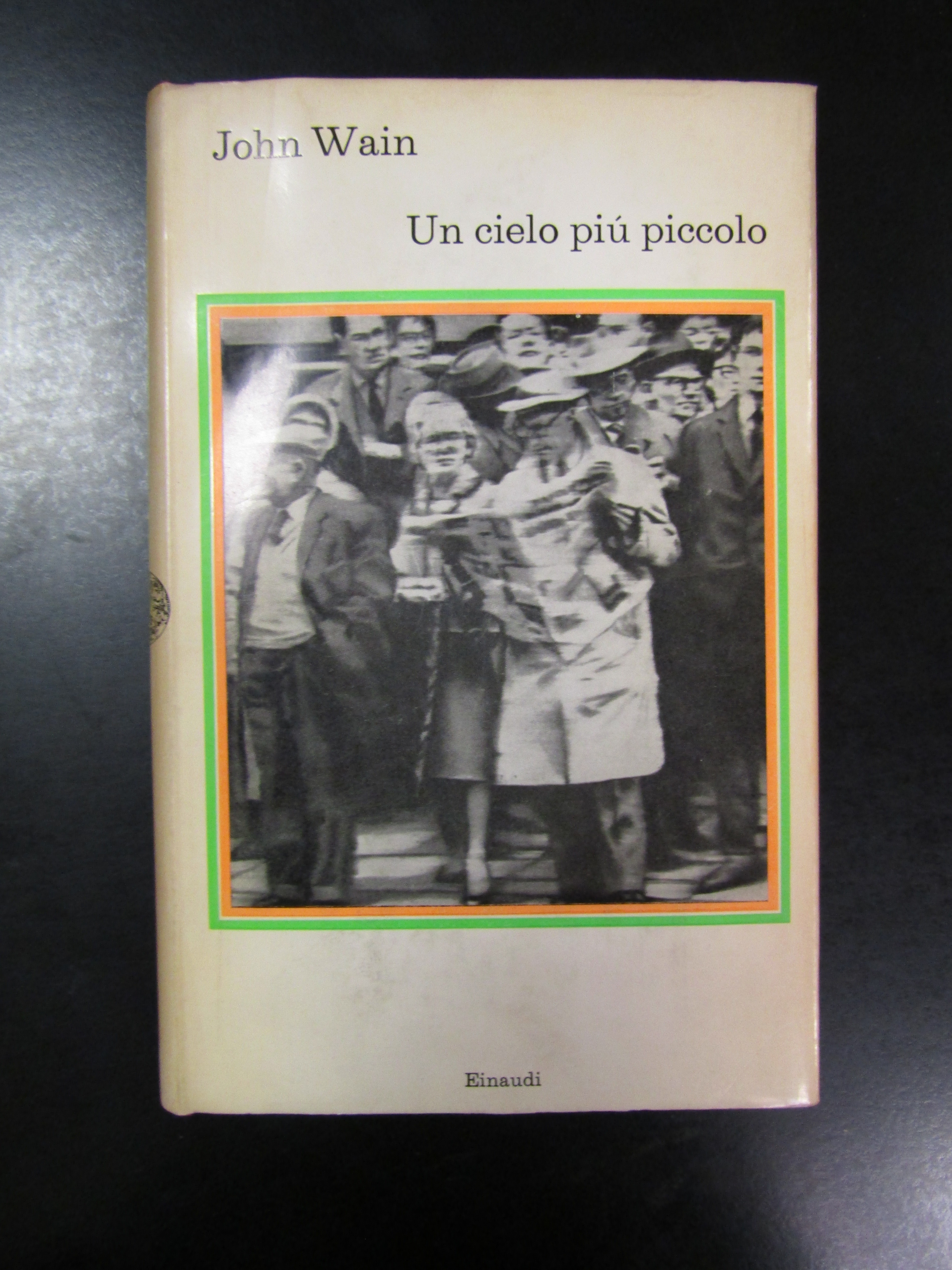 Wain John. Un cielo più piccolo. Einaudi 1971.