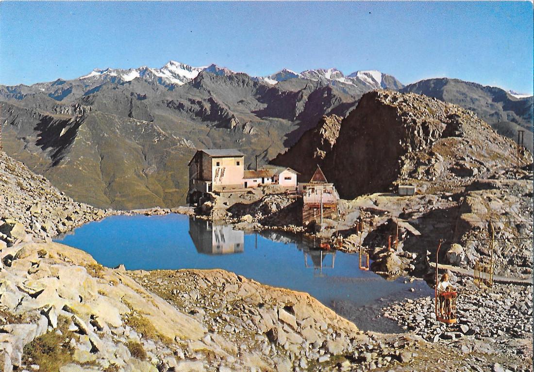 Adamello. Laghetto morenico al Passo Paradiso. Non viaggiata