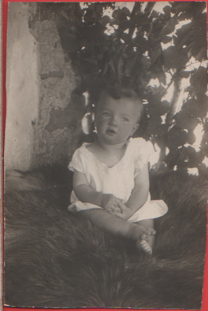 Bambino in posa - Non viaggiata