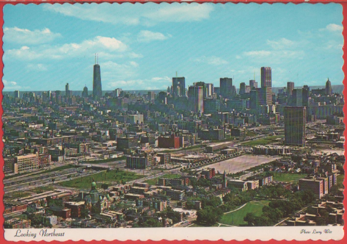 Chicago. Looking Northeast. Non viaggiata