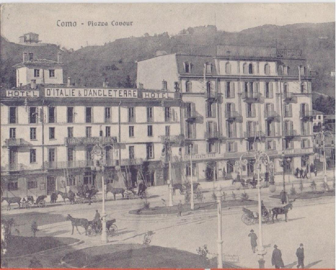 Como, Piazza Cavour. Hotel d'Italie e d'Angleterre, animata, carrozze