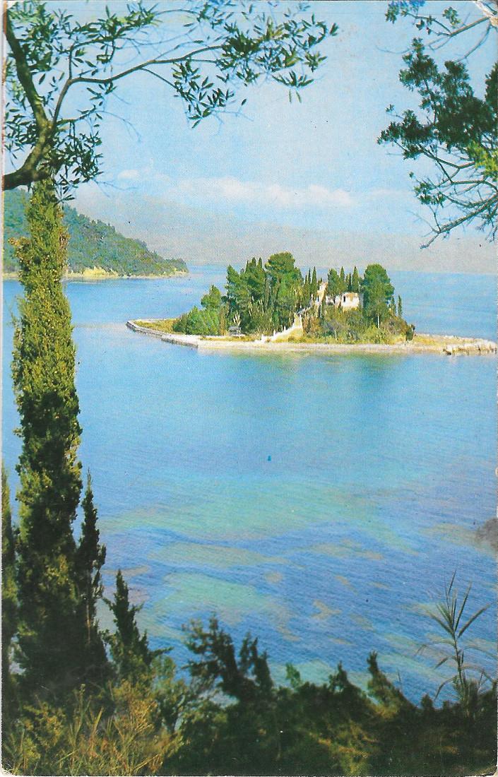 Corfù. Pontikonisi islet whit a Byzantine chapel. (Olimpic Airways). Non …