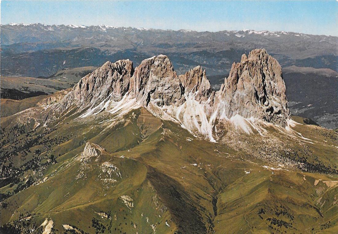 Dolomiti. Gruppo del Sassolungo, Sassopiatto e Col Radella. non viaggiata