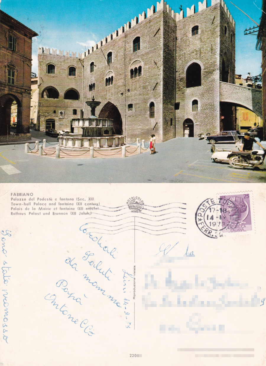 Fabriano. Palazzo del Podesta e fontana. Viaggiata 2001