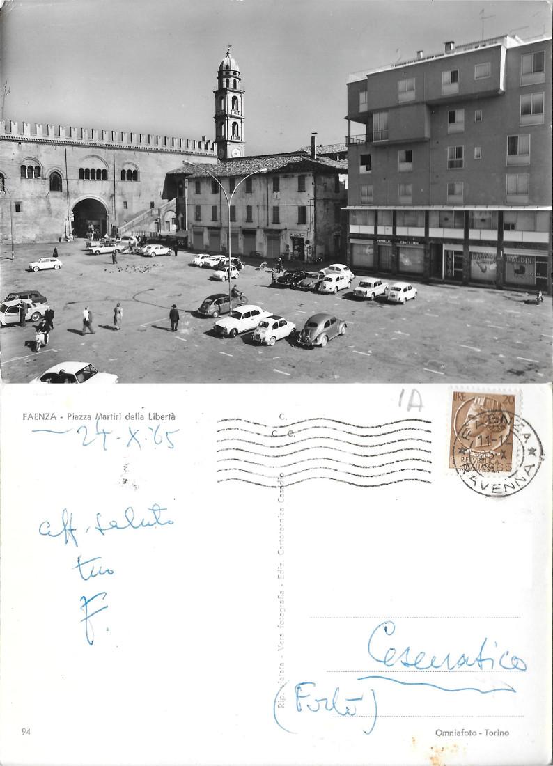 Faenza Piazza Martiri della Libertà. Viaggiata 1965, auto