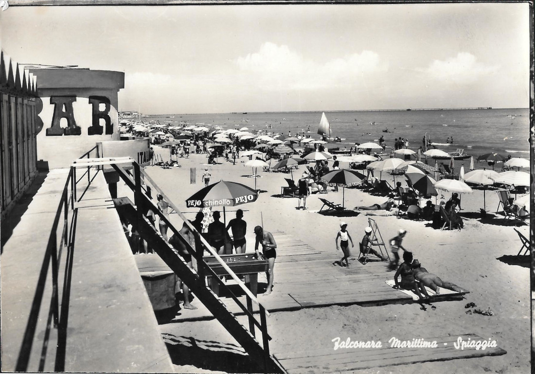 Falconara Marittima. Spiaggia. Non viaggiata
