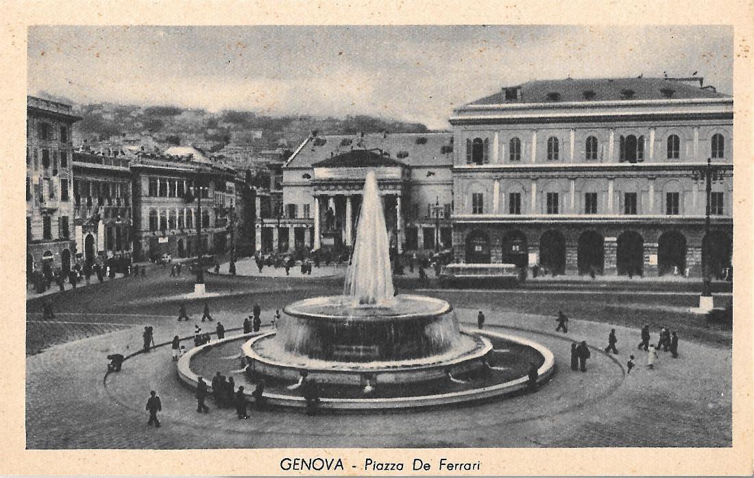 Genova. Piazza De Ferrari. Non viaggiata, originale