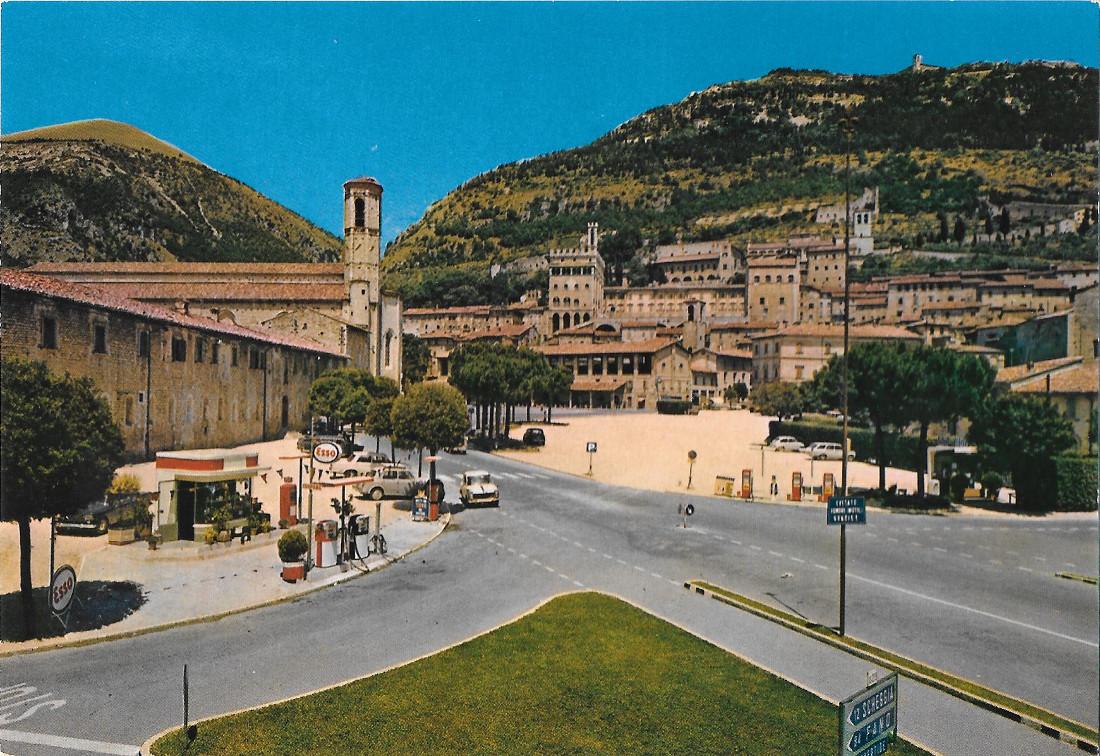 Gubbio. Piazza 40 Martiri. Non viaggiata