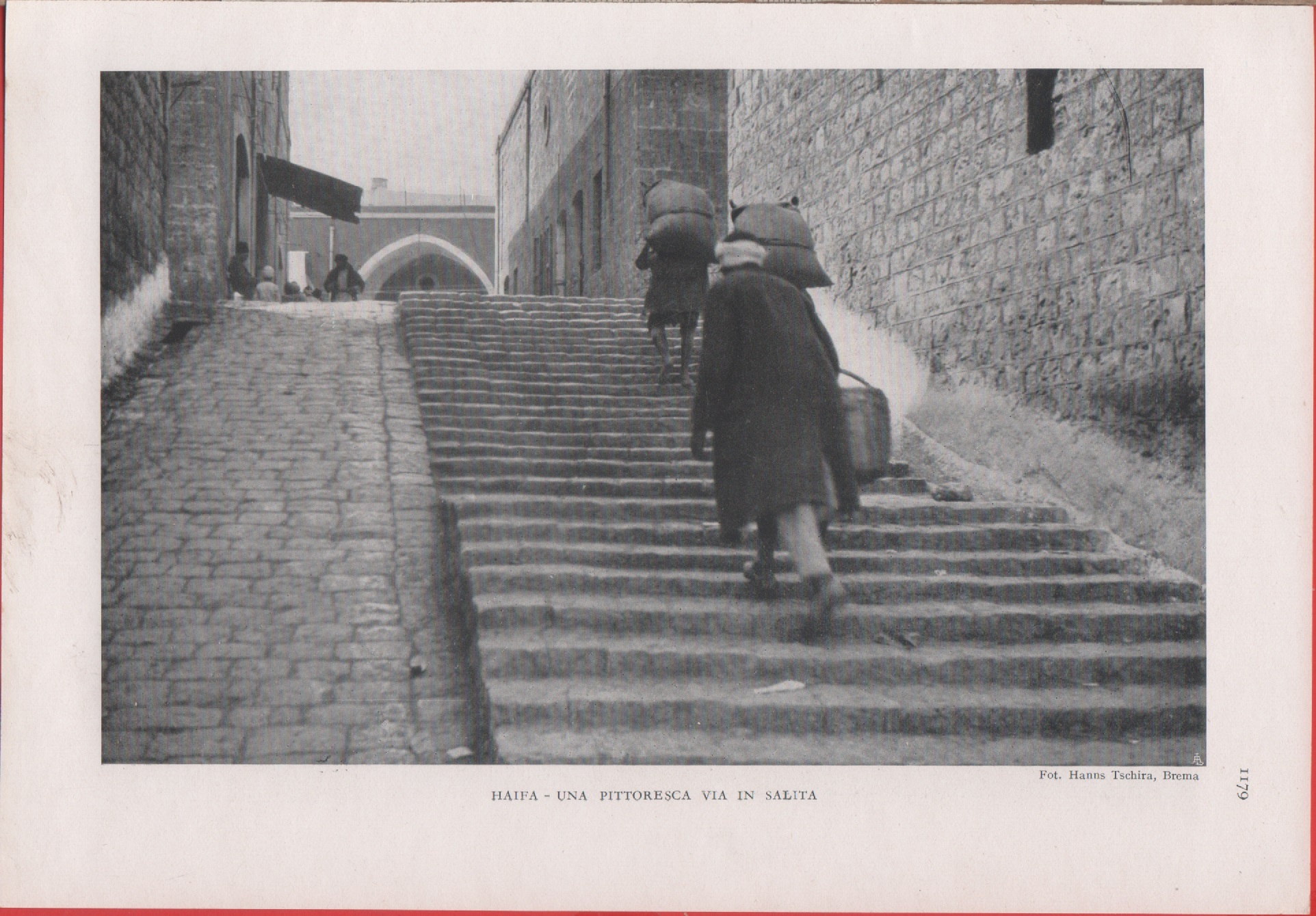 Haifa. Una pittoresca via in salita. Immagine 1937