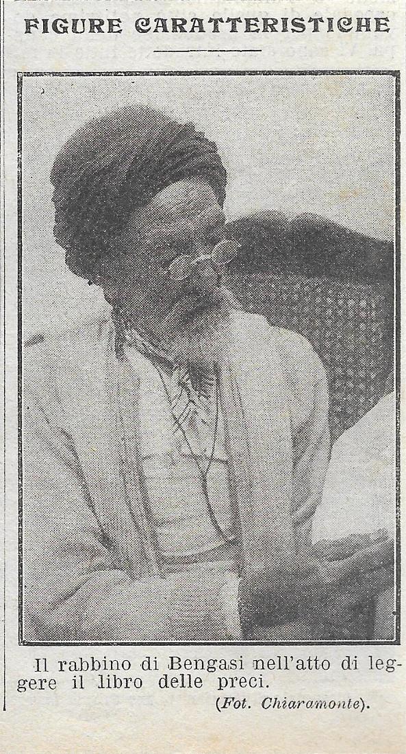 Il rabbino di Bengasi nell'atto di leggere il libro delle …