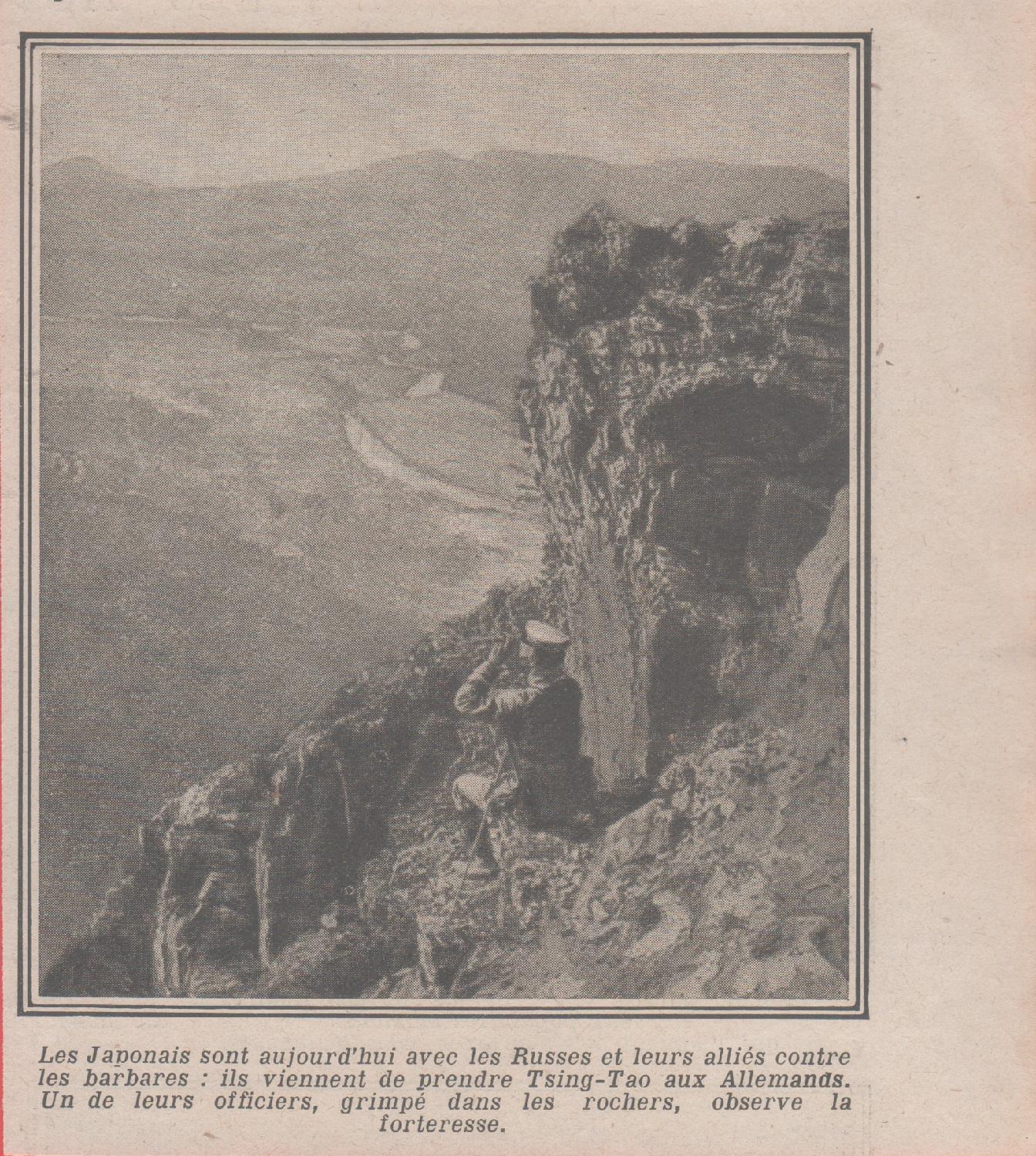 IWW. Un ufficiale giapponese osserva la fortezza di Tsing Tao …