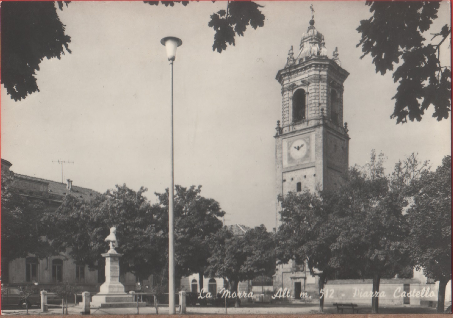 La Morra (CN). Alt m 512. Piazza Castello. Non viaggiata