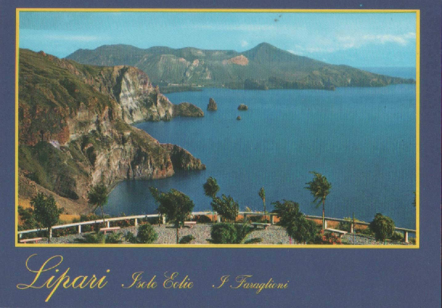 Lipari. I faraglioni. Non viaggiata