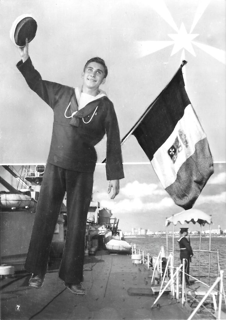 Marinaio che saluta. Non viaggiata