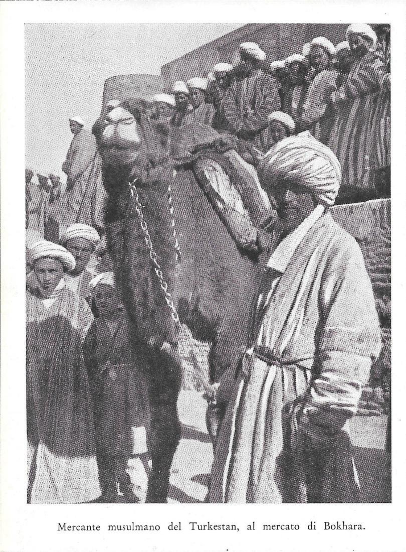 Mercante musulmano del Turkestan, al mercato di Bokhara. Stampa 1934