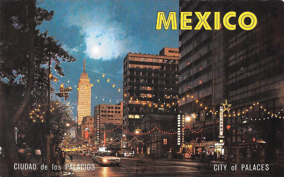 Mexico, D.F. Crepuscolo sobre la Ave. Juarez. Non viaggiata